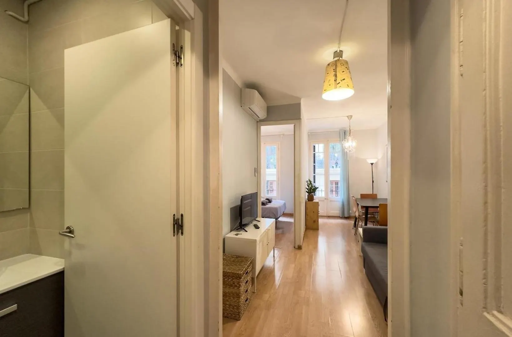 Ferienwohnung Fuer 3 Personen Ca 40 Qm In Barcelona-Gracia, Costa Brava Costa Del Maresme