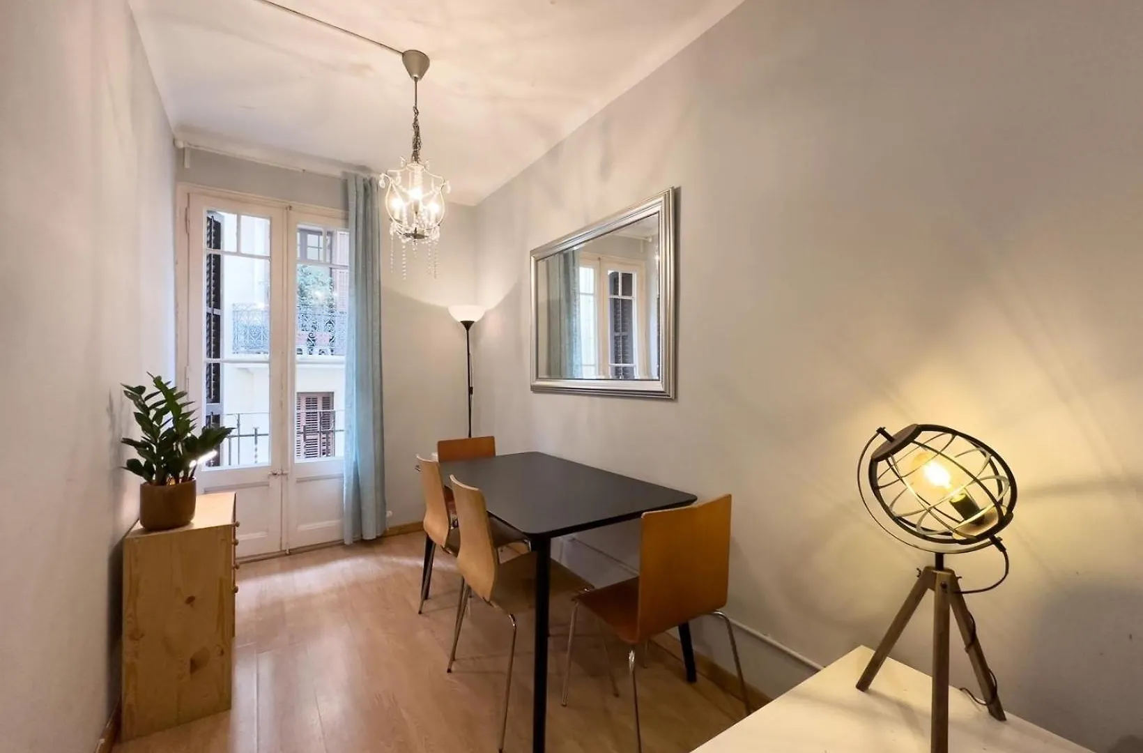 Ferienwohnung Fuer 3 Personen Ca 40 Qm In Barcelona-Gracia, Costa Brava Costa Del Maresme Barcelona