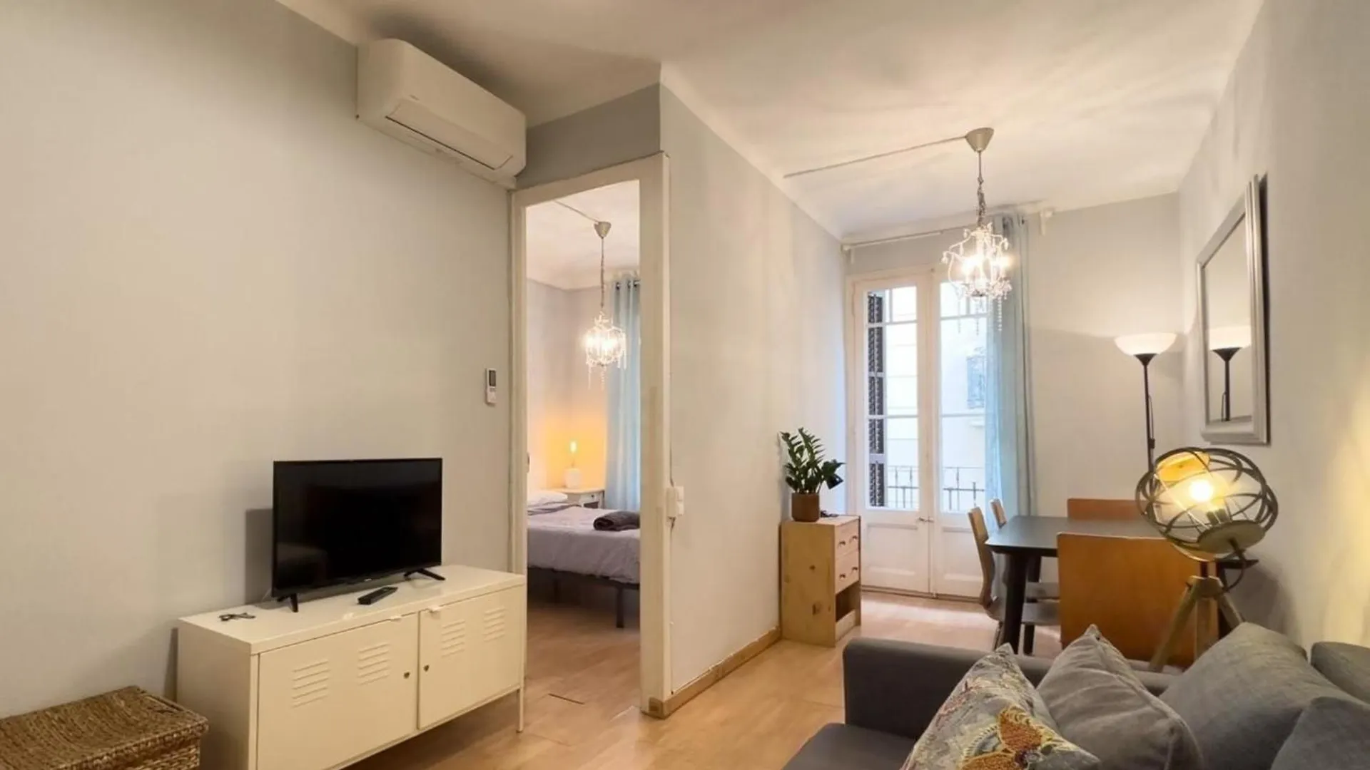 Ferienwohnung Fuer 3 Personen Ca 40 Qm In Barcelona-Gracia, Costa Brava Costa Del Maresme